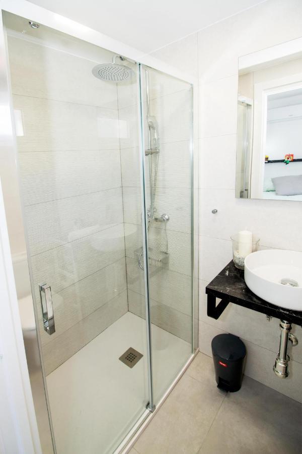 Perfectly Located Beachside Apartment In Elviria Marbella Esterno foto